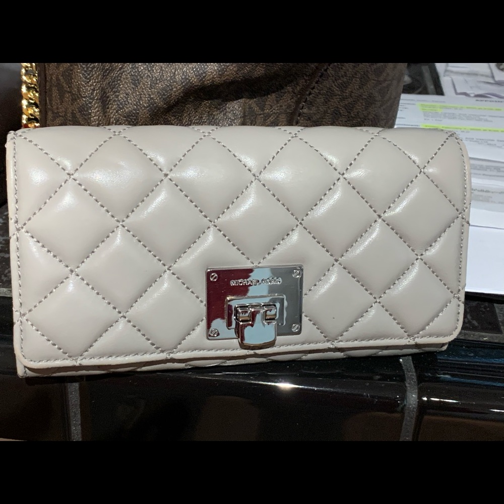 GREY MICHAEL KORS WALLET